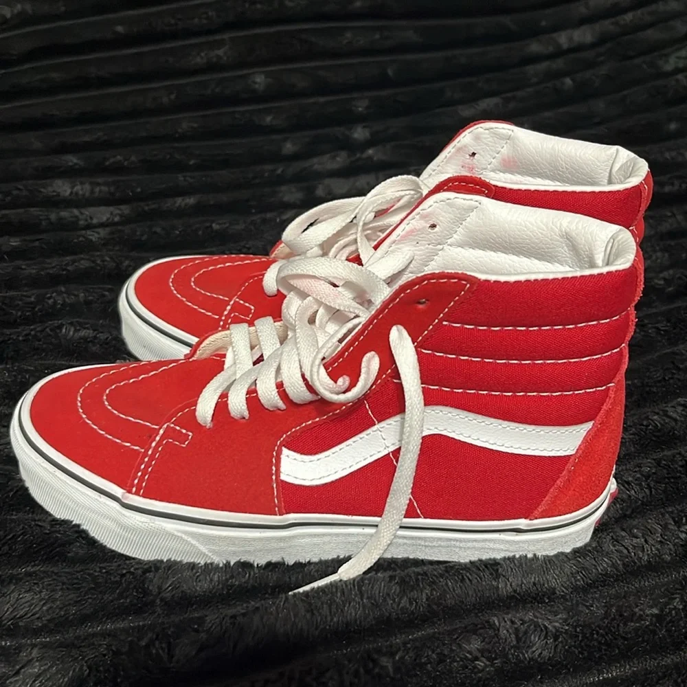 Red vans - Picture 3 of 4